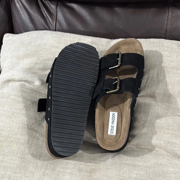 Steve Madden Black Double Buckle Platform sandals - Picture 8 of 9